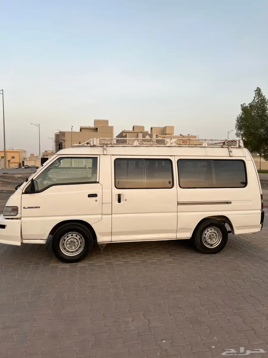 فآن ميتسوبيشي 2004 نظيف 2