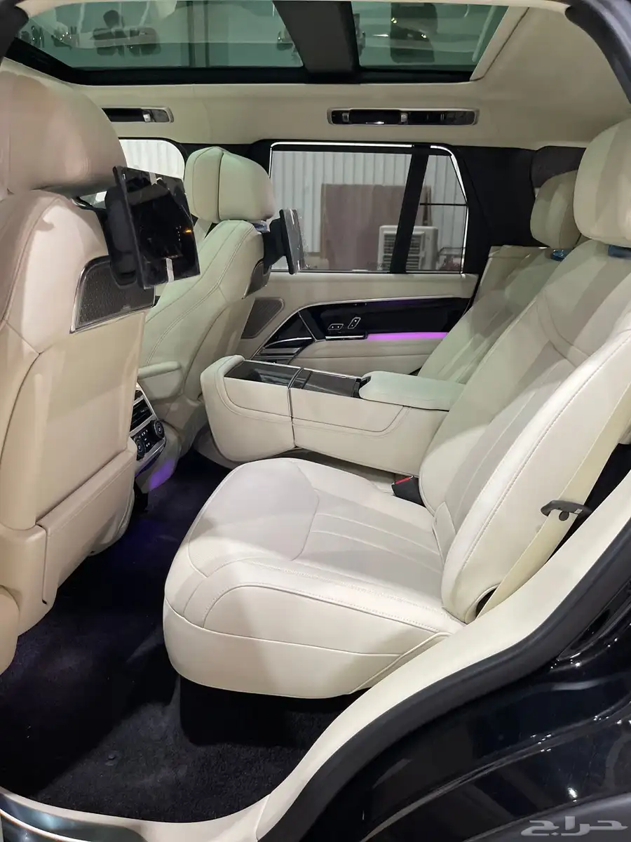 رنج روفر اوتوبيوغرافي V6 2025 اسود اوف وايت 11