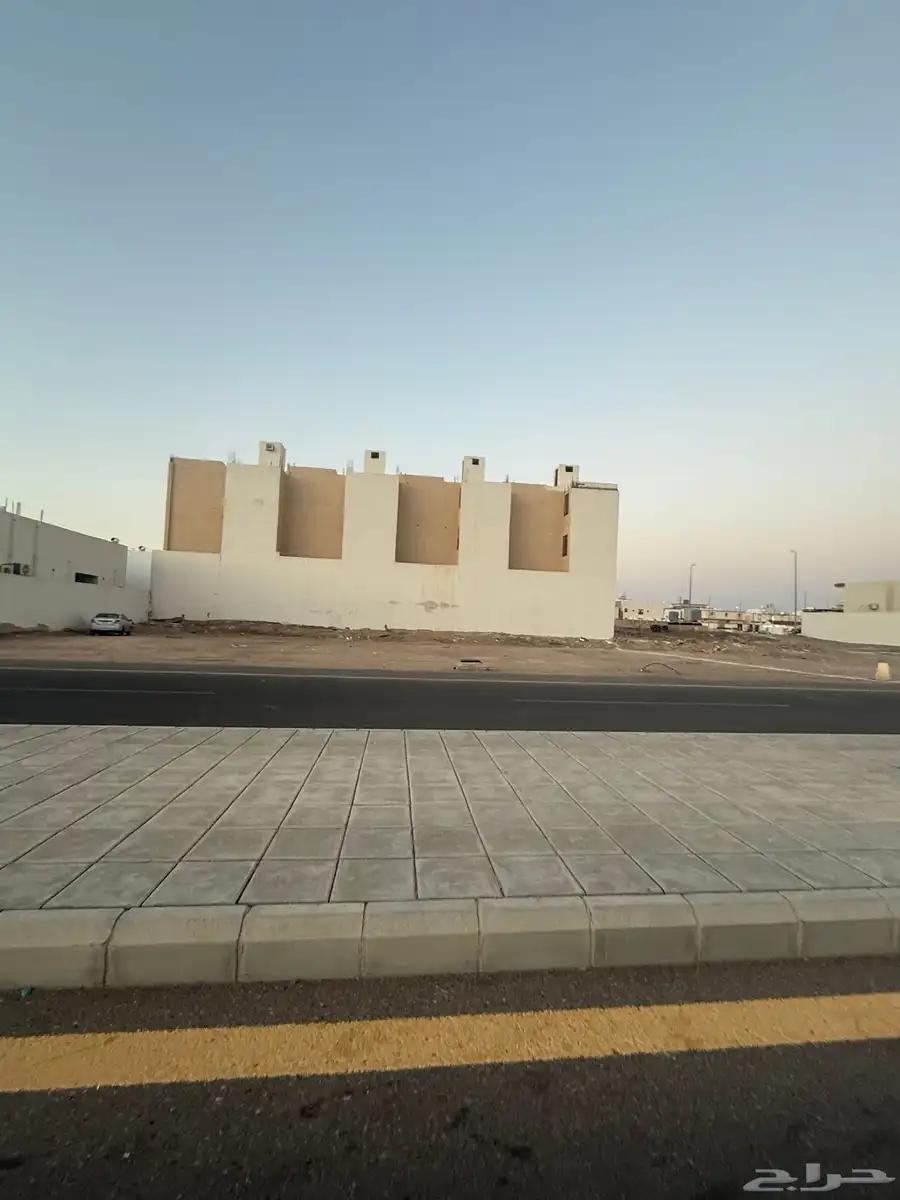 للبيع ارض تجارية في مخطط النبلاء شارع 30م غربي 2