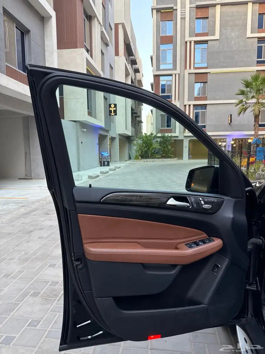 Mercedes GLE 500 AMG kit مخزن 2016 24