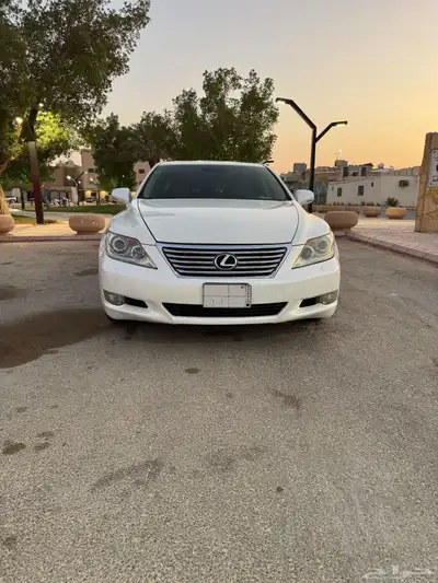 لكزس LS460 2012 1