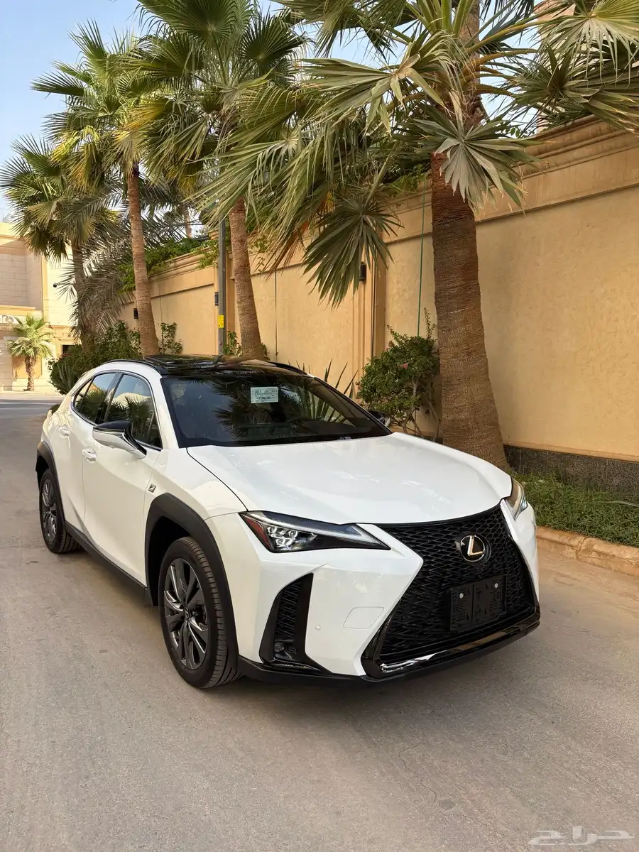 لكزس جديد 2023 UX 200 F SPORT 2