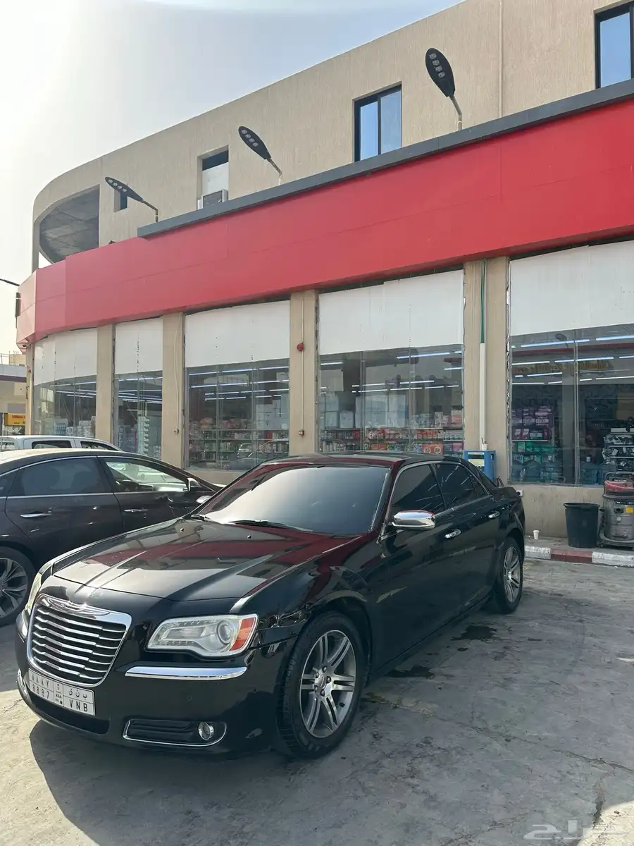 كرايزلر C300 7