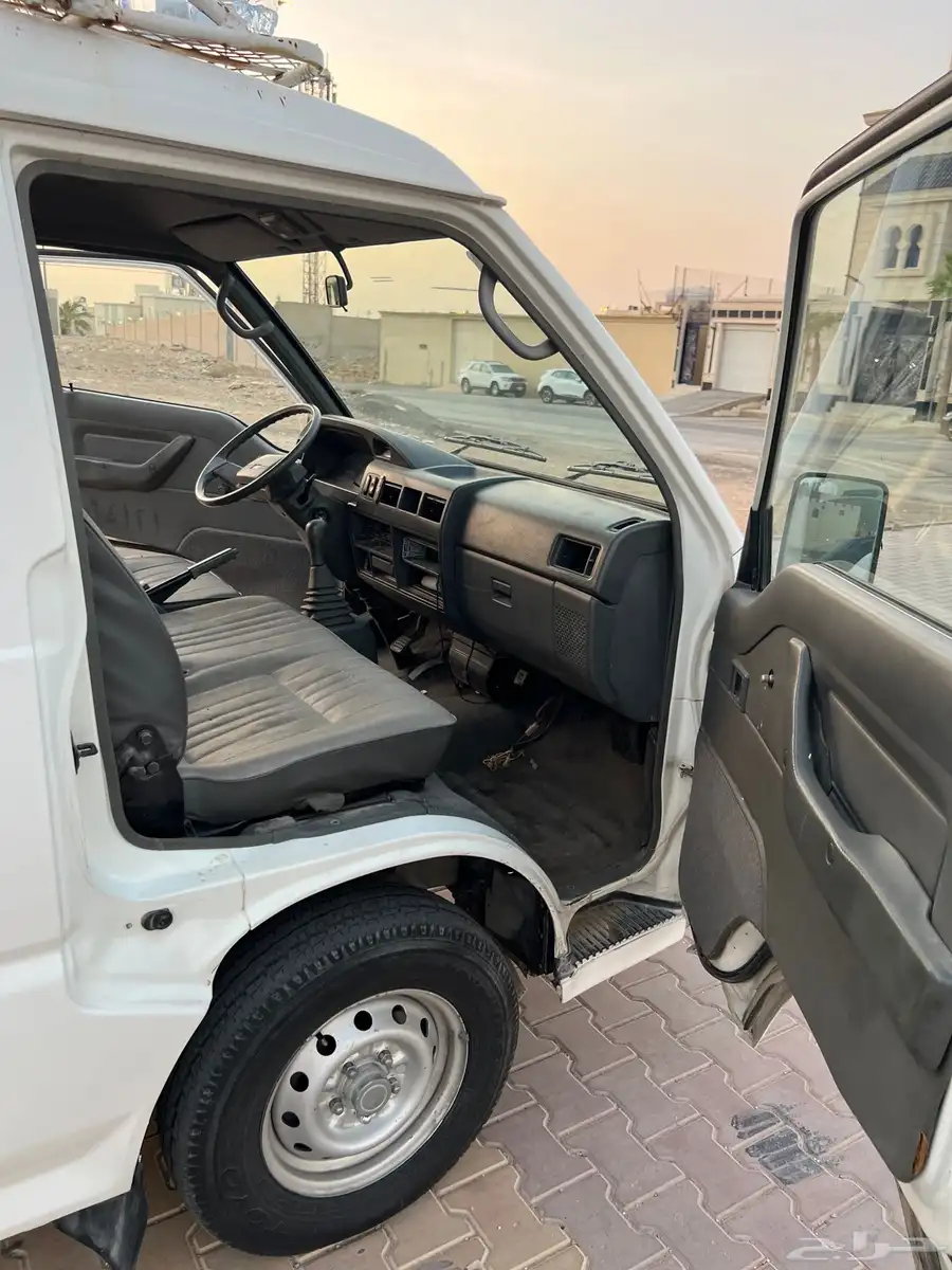 فآن ميتسوبيشي 2004 نظيف 10