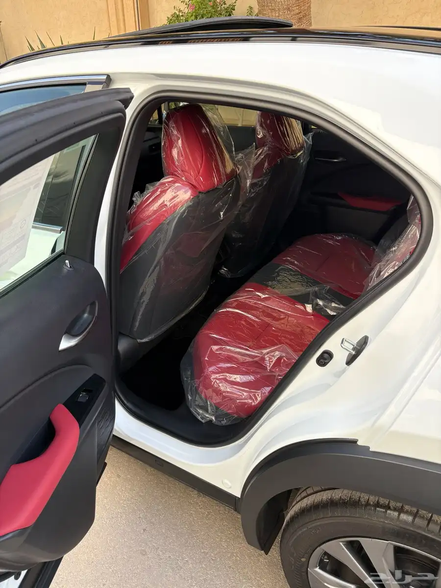 لكزس جديد 2023 UX 200 F SPORT 10