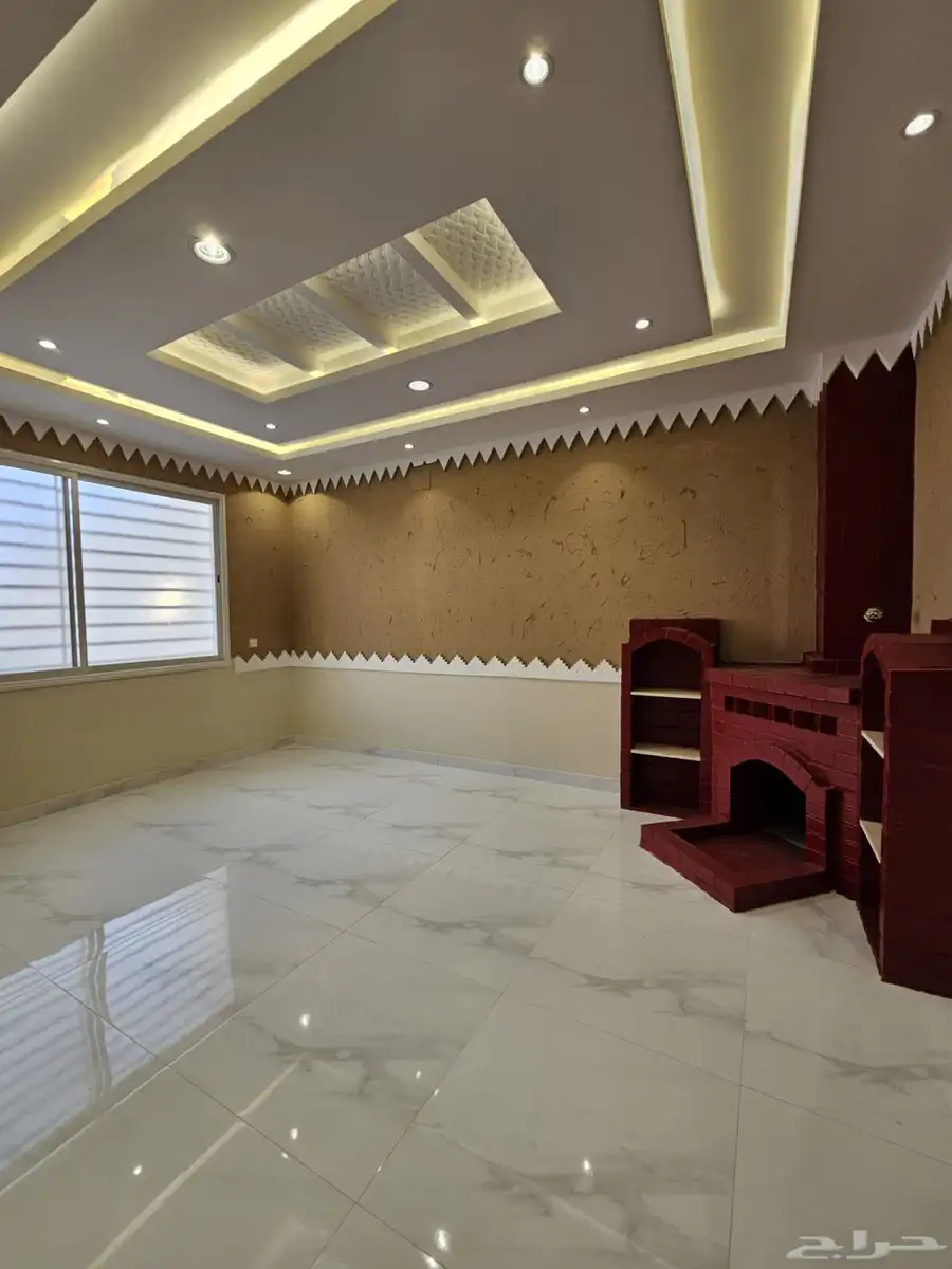 للبيع روف علوي بملحق وببايكة سياره تشطيب VIP ف ابها المحاله 37