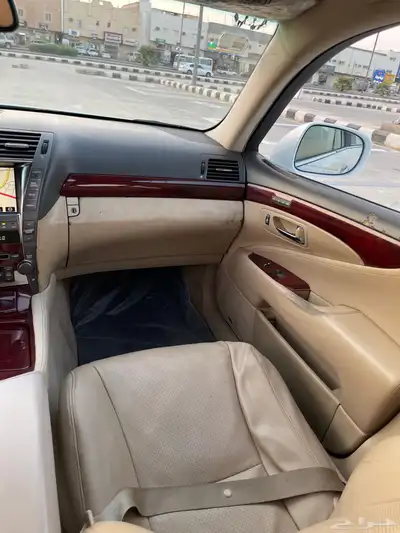 لكزس LS460 29