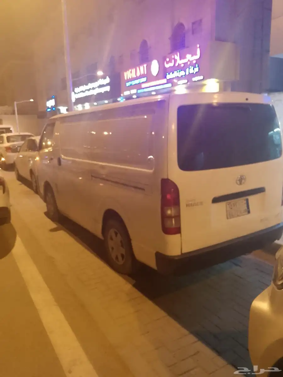 باص تويوتا ديزل بضاعة للايجار الشهري 4