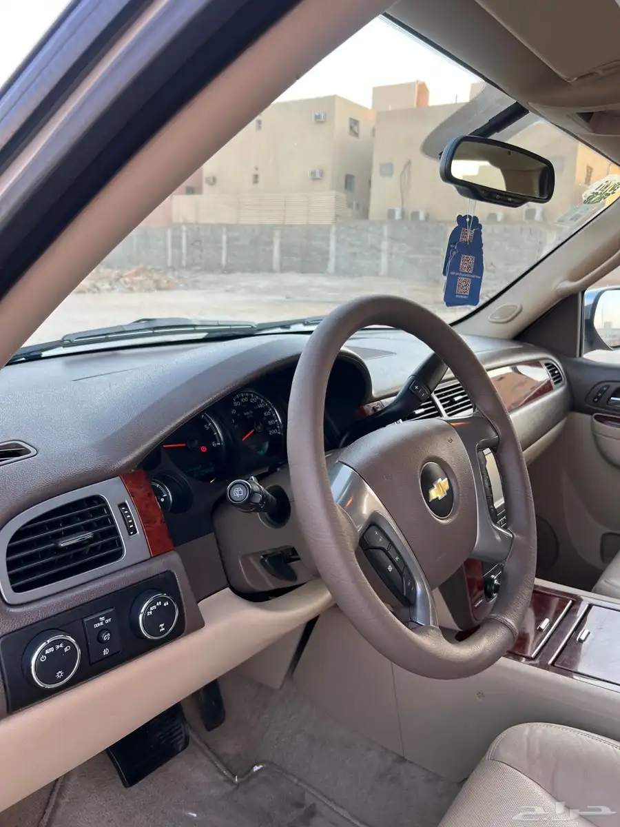 للبيع تاهو LTZ فل كامل دبل 2013 سعودي وكاله فتحه لؤلؤي 50