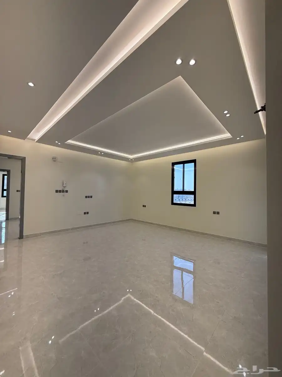 للبيع روف علوي بملحق درج دخلي وخارجي مخطط الثمانين بسعر620 25