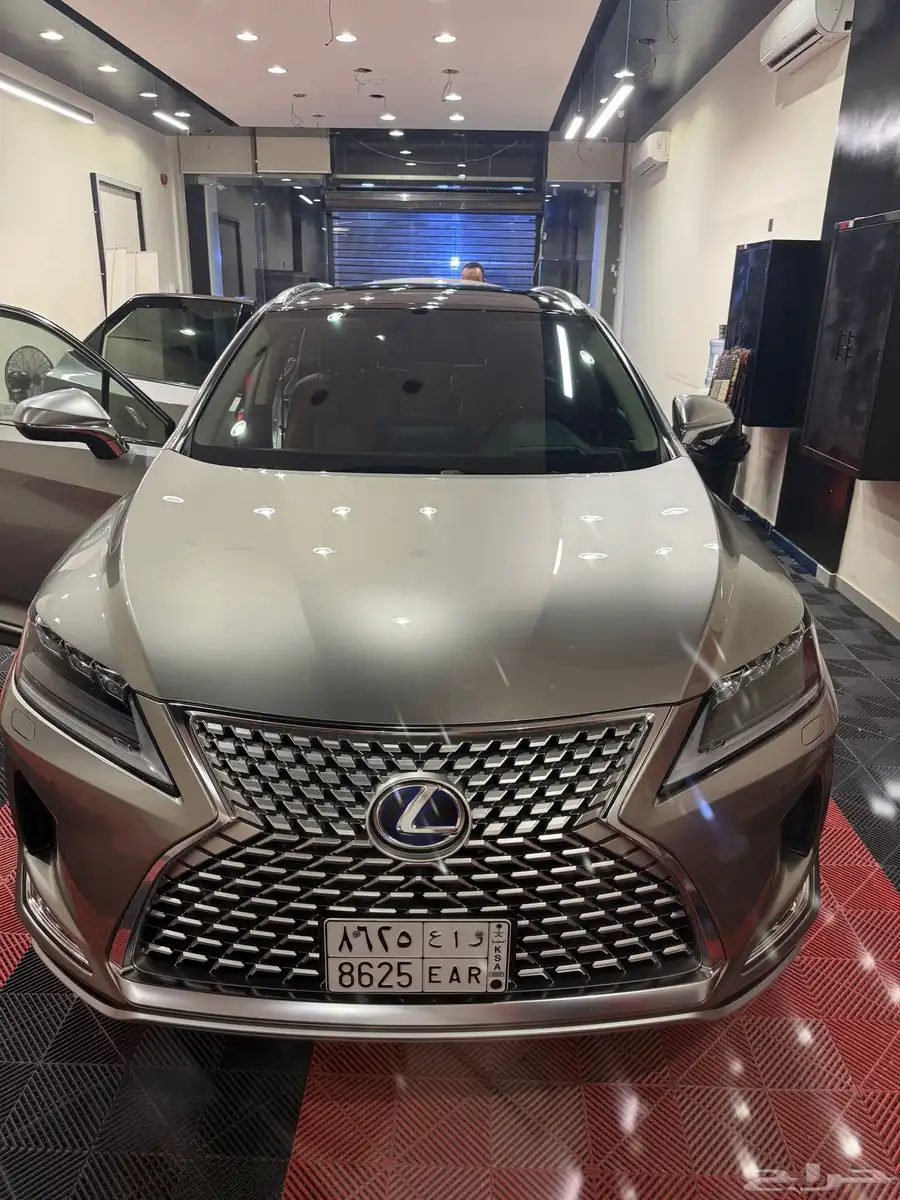 لكزس RX 450 H موديل 2022 3