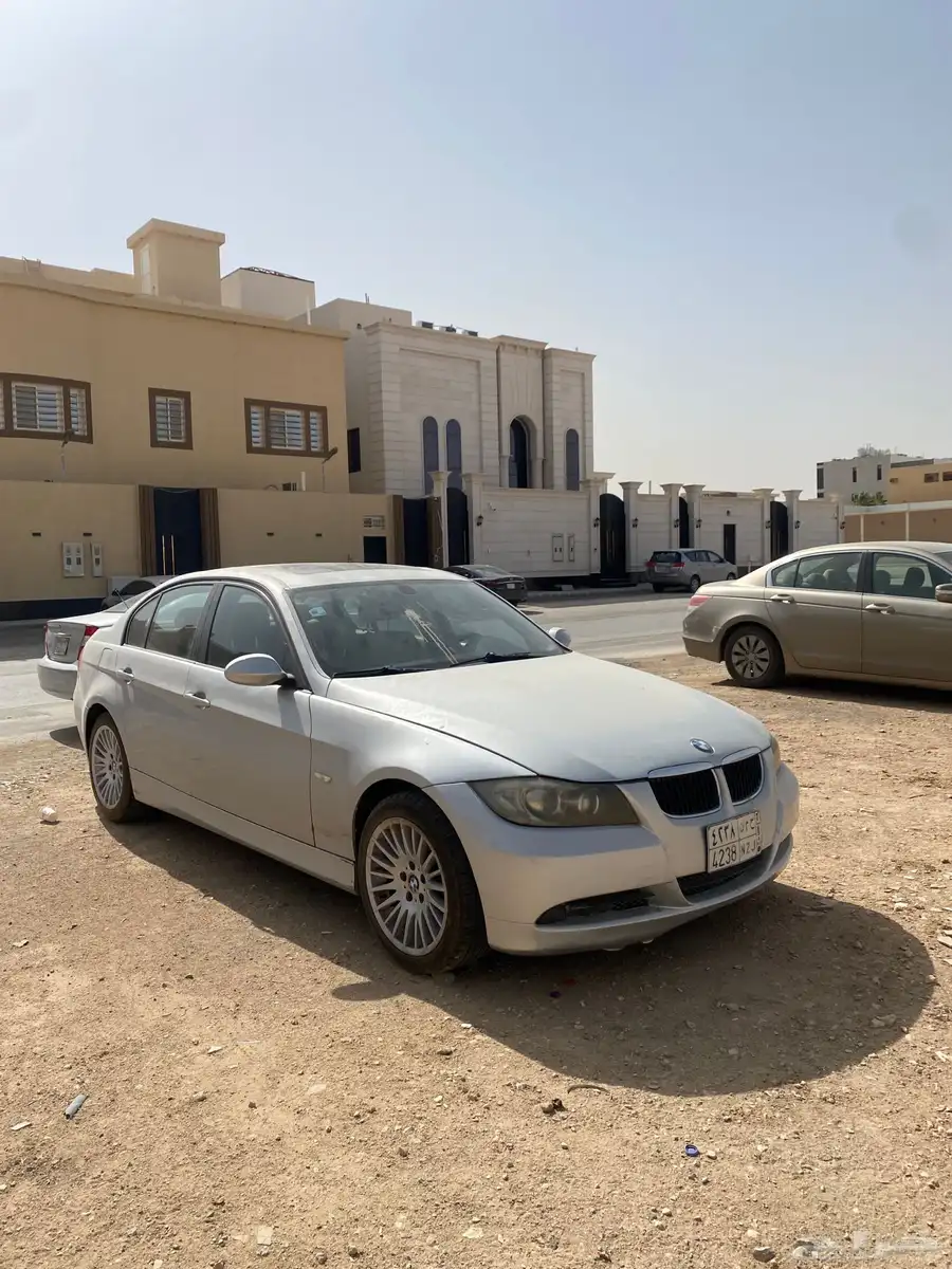 BMW 320 نظيفة للمستخدم 2