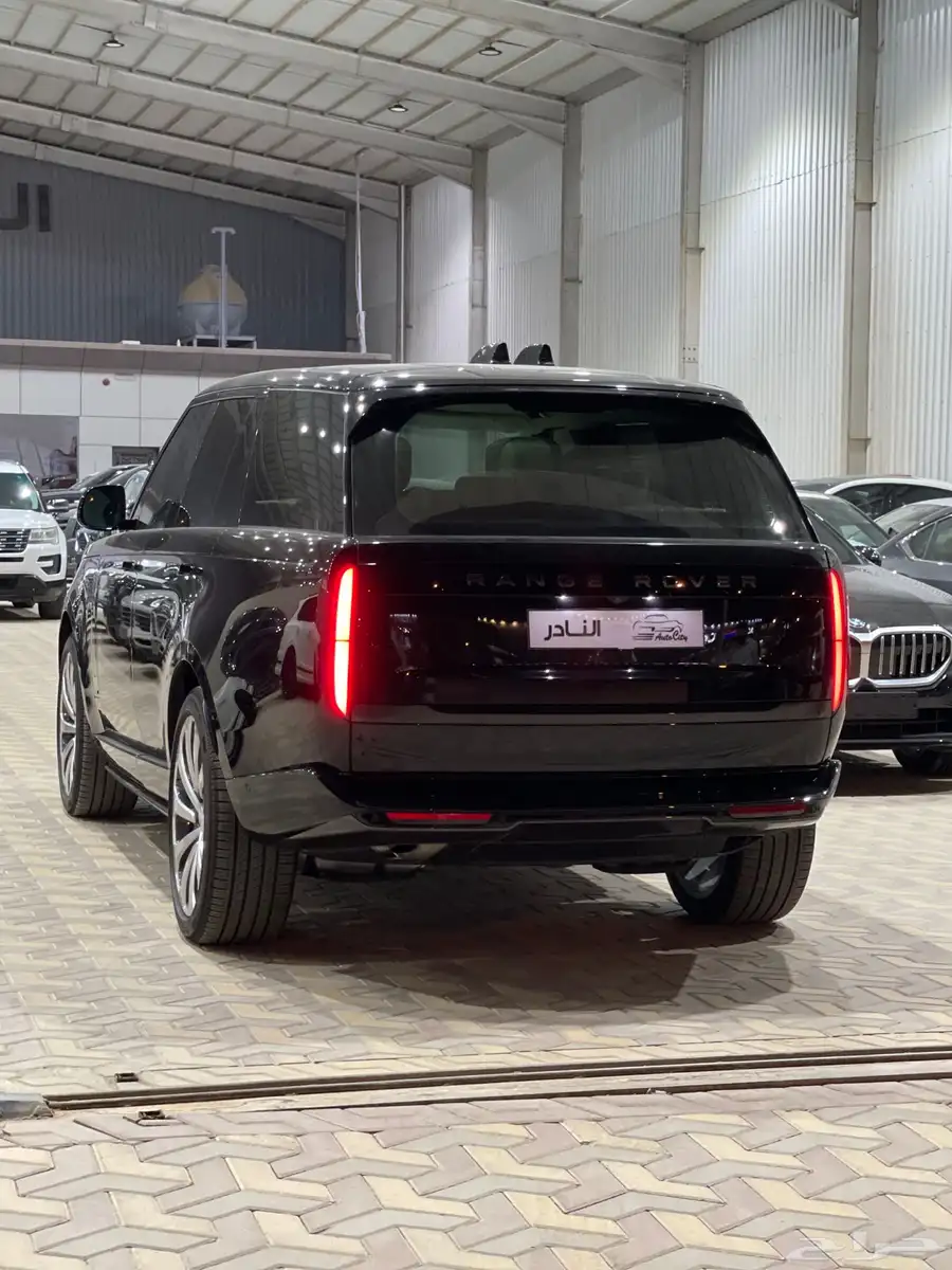 رنج روفر اوتوبيوغرافي V6 2025 اسود اوف وايت 2