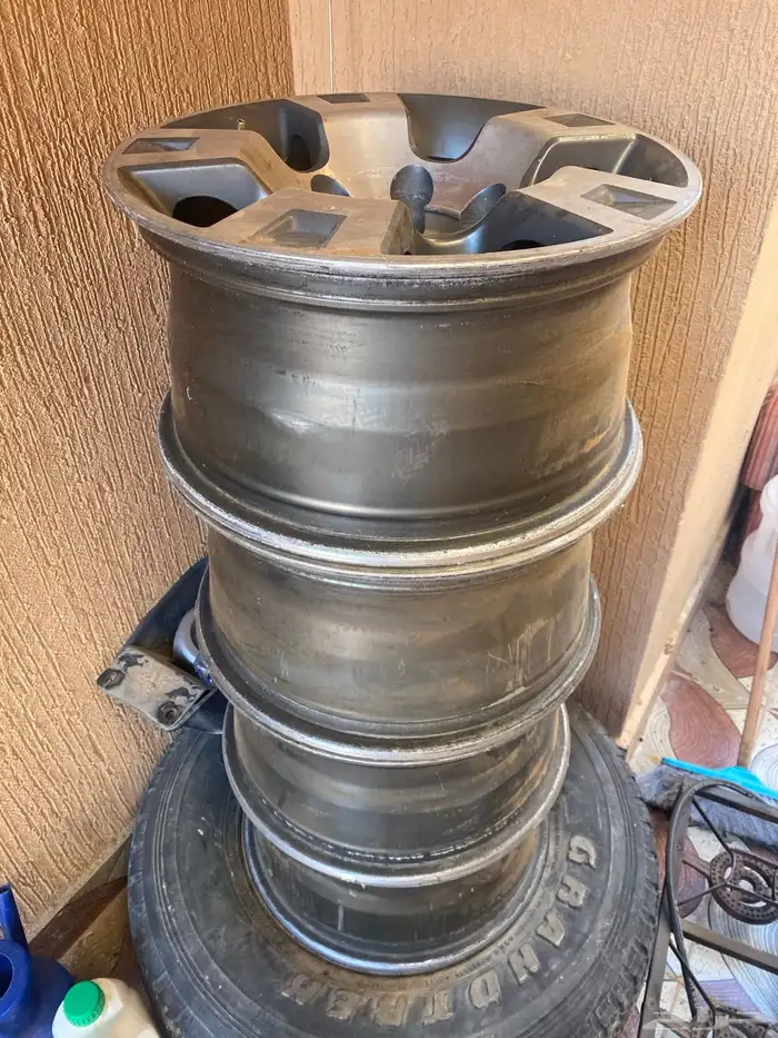 جنوط سوبر سفاري للبيع او بدل بجنوط فتك 0