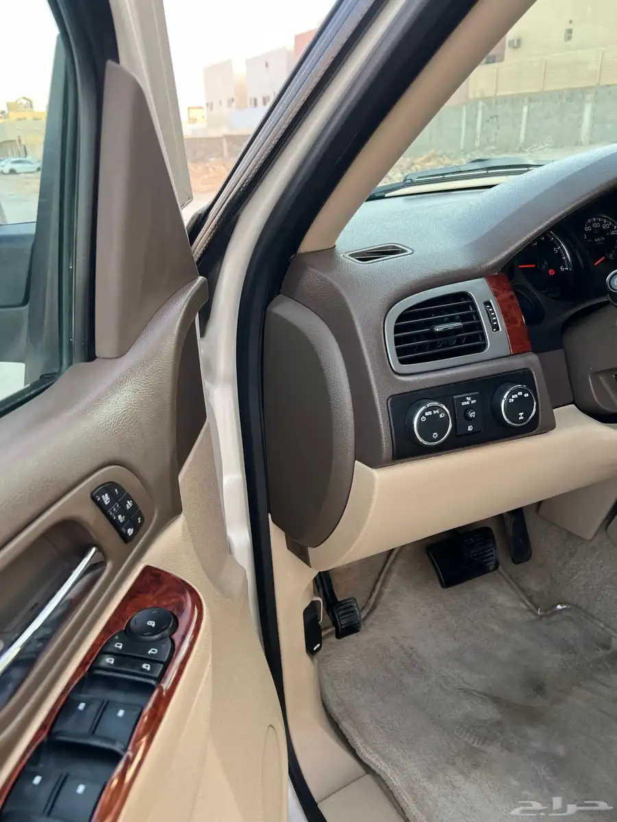 للبيع تاهو LTZ فل كامل دبل 2013 سعودي وكاله فتحه لؤلؤي 51