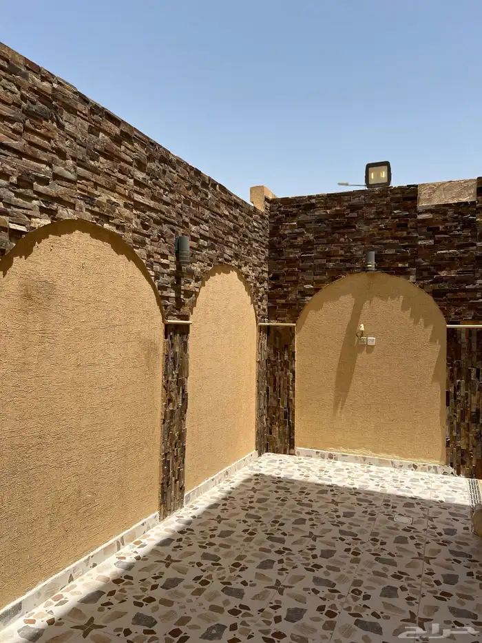 فلة للإيجار في حي الصحافة 6