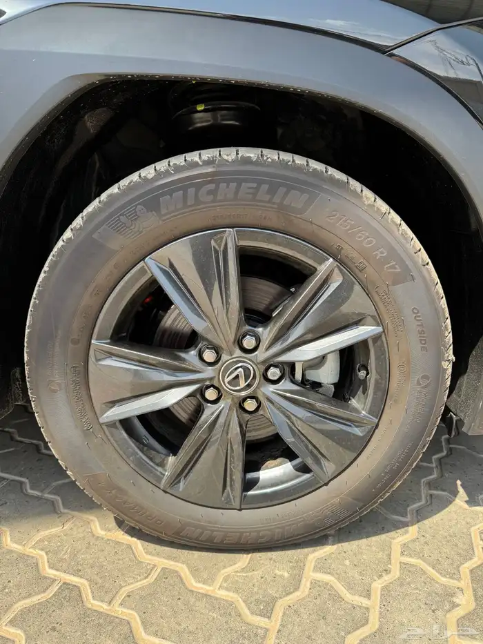لكزس UX300h فئة AH هايبرد 2025 4