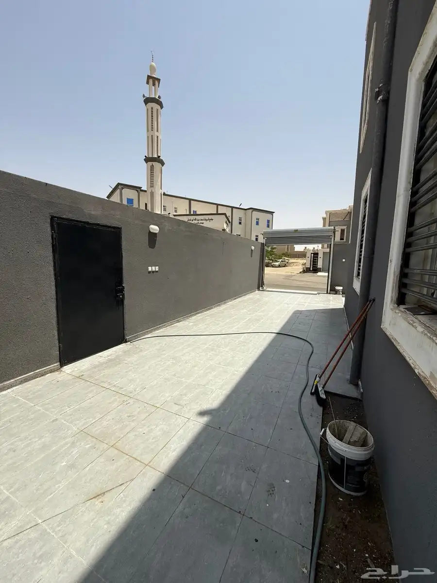 للبيع فيلا دورين وسطح علي برحه مسجد زاريه شمال خميس مشيط 13