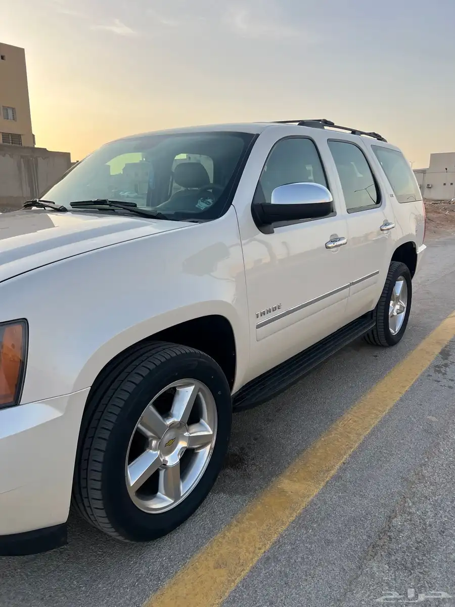 للبيع تاهو LTZ فل كامل دبل 2013 سعودي وكاله فتحه لؤلؤي 0
