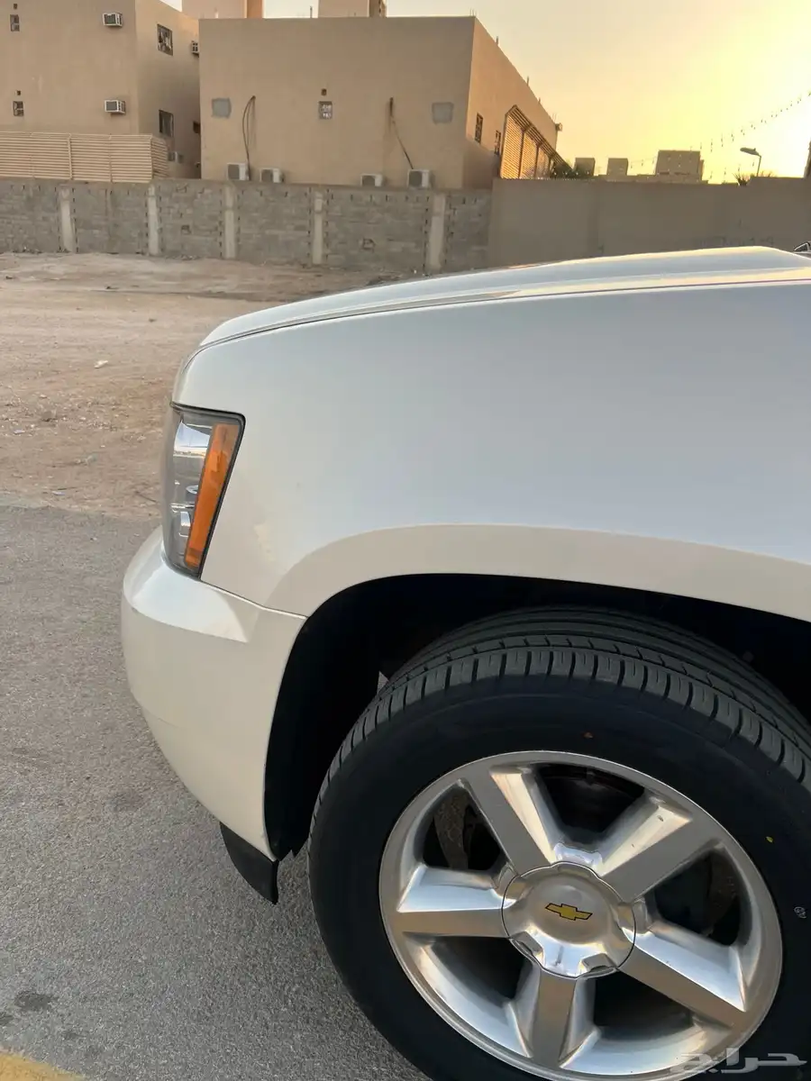 للبيع تاهو LTZ فل كامل دبل 2013 سعودي وكاله فتحه لؤلؤي 2