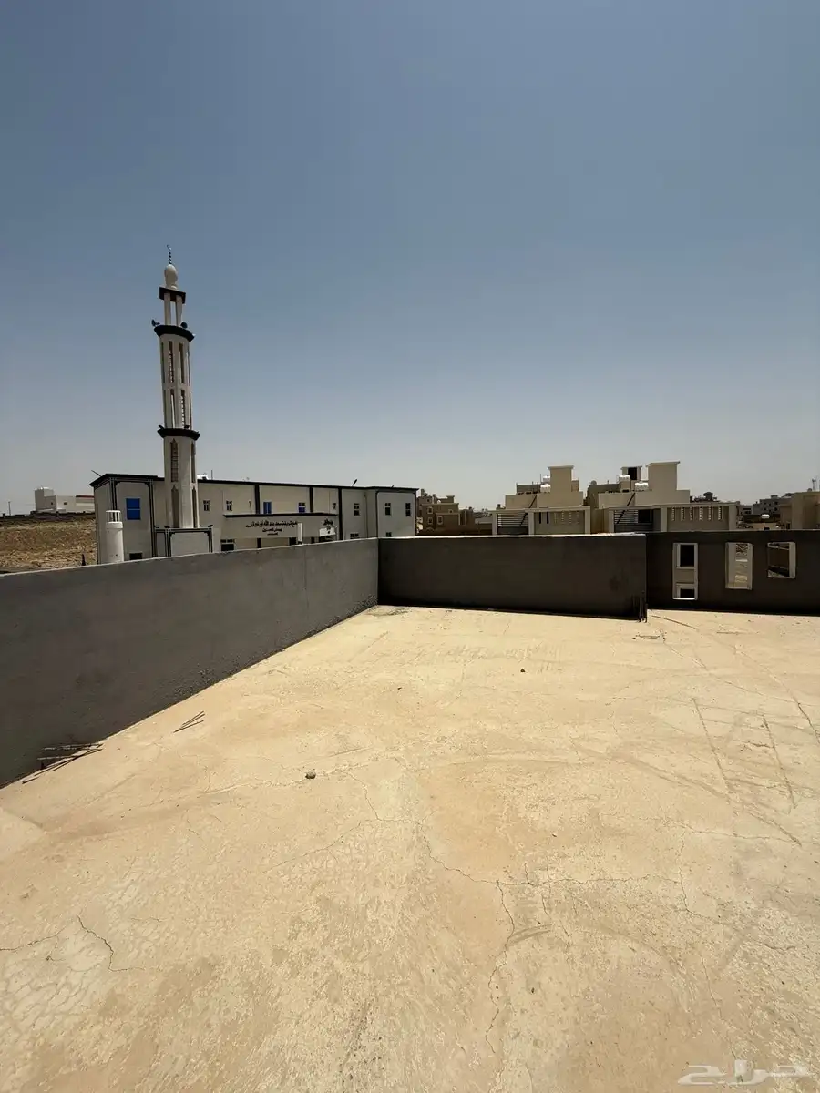 للبيع فيلا دورين وسطح علي برحه مسجد زاريه شمال خميس مشيط 29