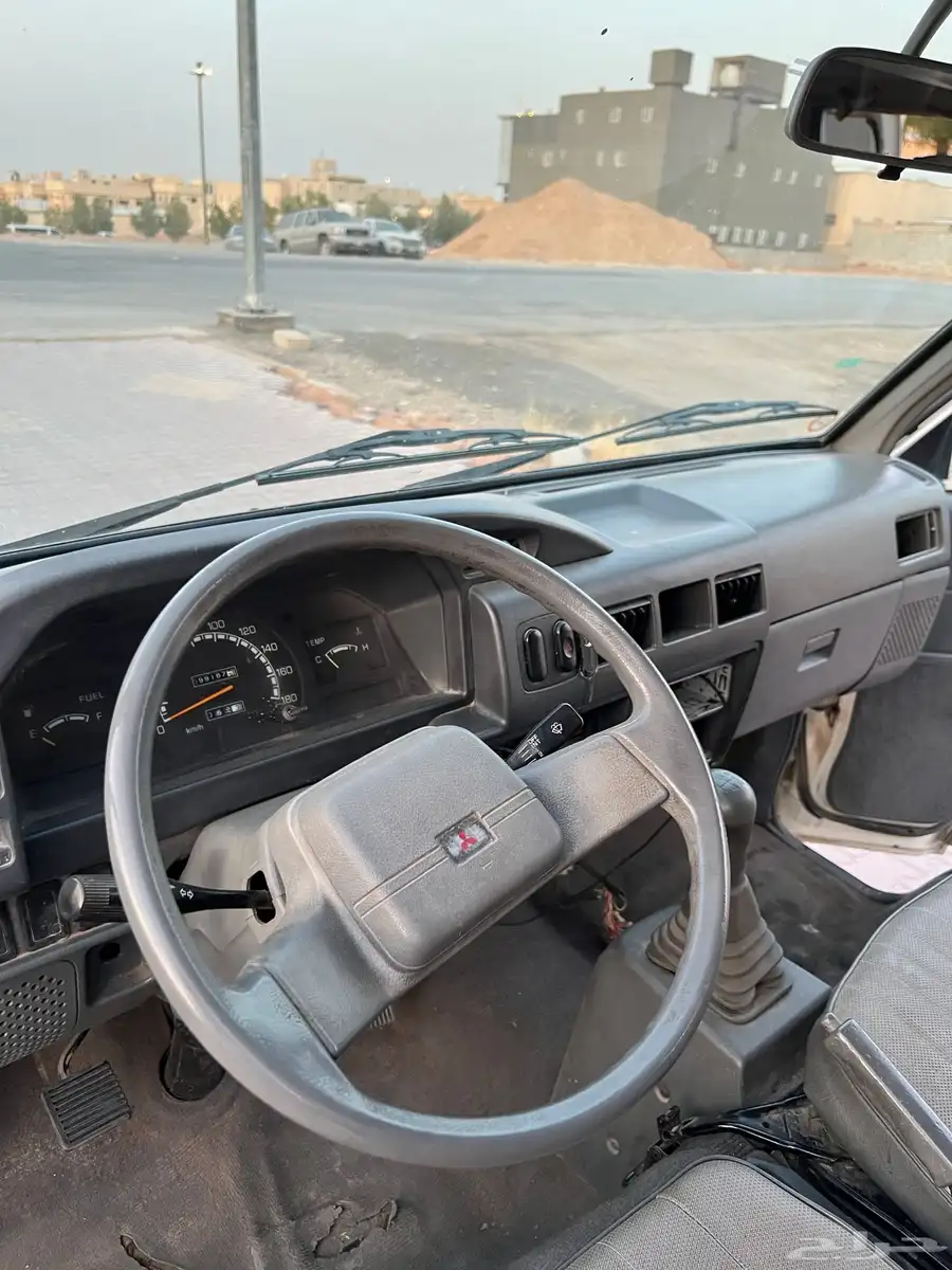 فآن ميتسوبيشي 2004 نظيف 11