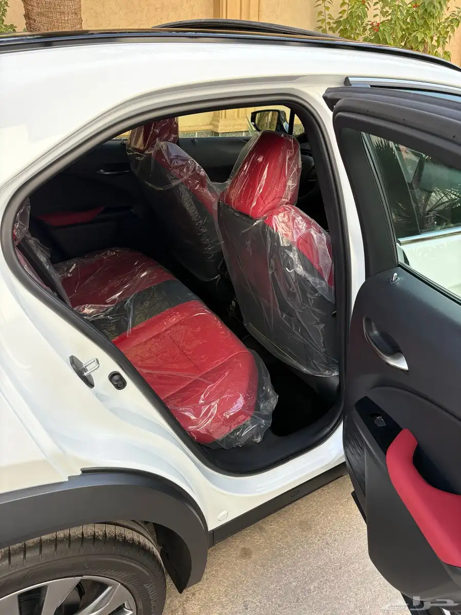 لكزس جديد 2023 UX 200 F SPORT 13
