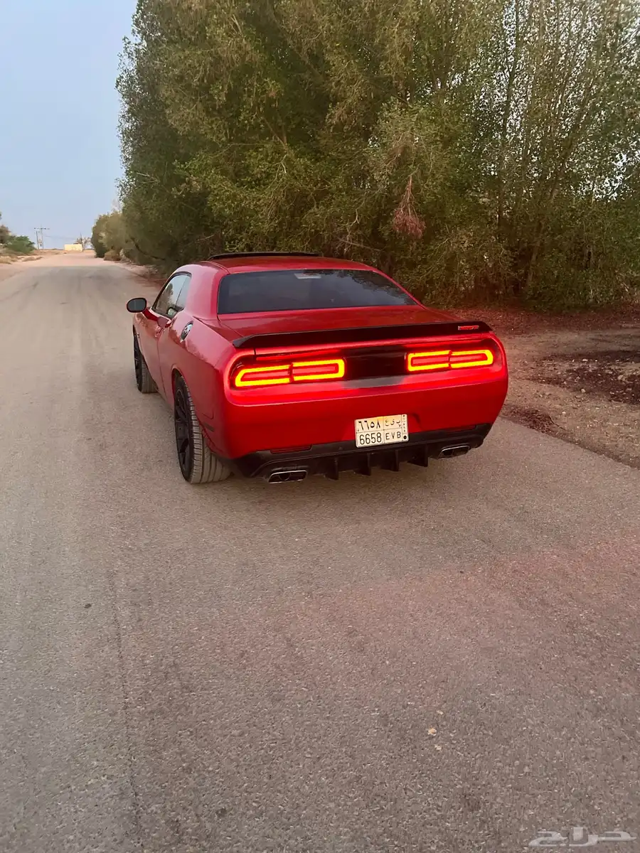 دودج تشالنجر srt 6.4 6