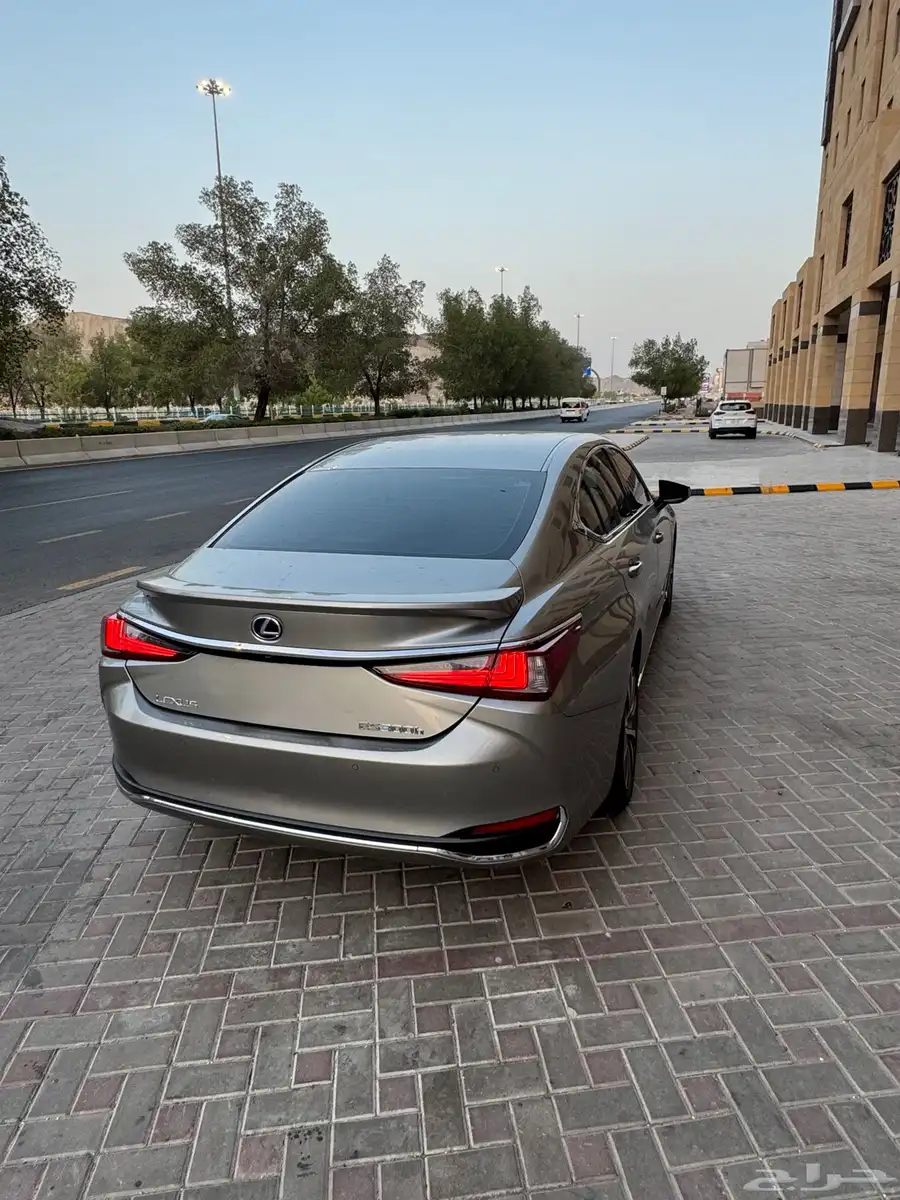 لكزس ES300h موديل 2019 هايبرد index