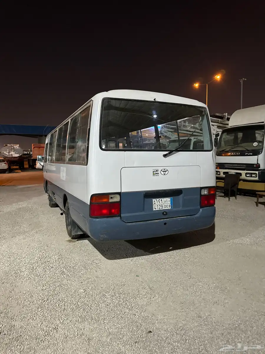 باص كوستر تويوتا 95 بنزين 25 راكب ممشى 140 الف 3