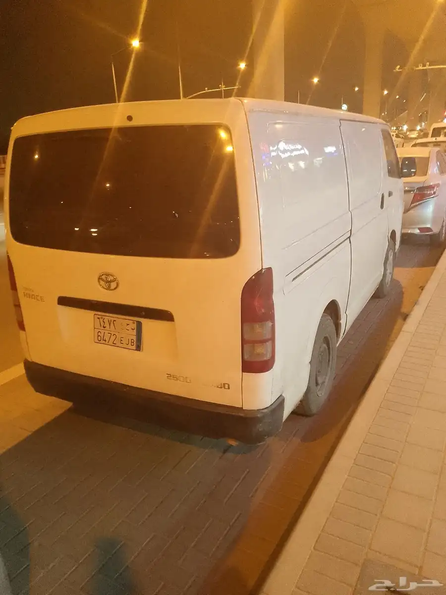 باص تويوتا ديزل بضاعة للايجار الشهري 3