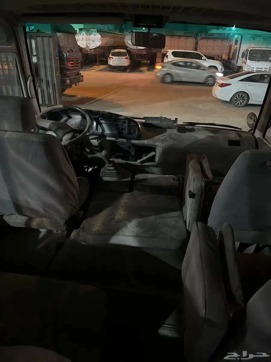 باص كوستر تويوتا 95 بنزين 25 راكب ممشى 140 الف 8