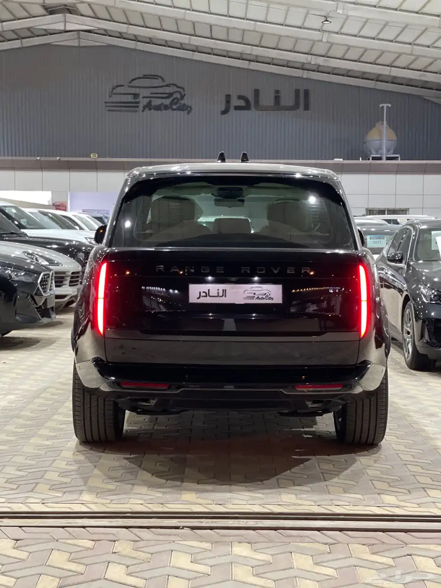 رنج روفر اوتوبيوغرافي V6 2025 اسود اوف وايت 5