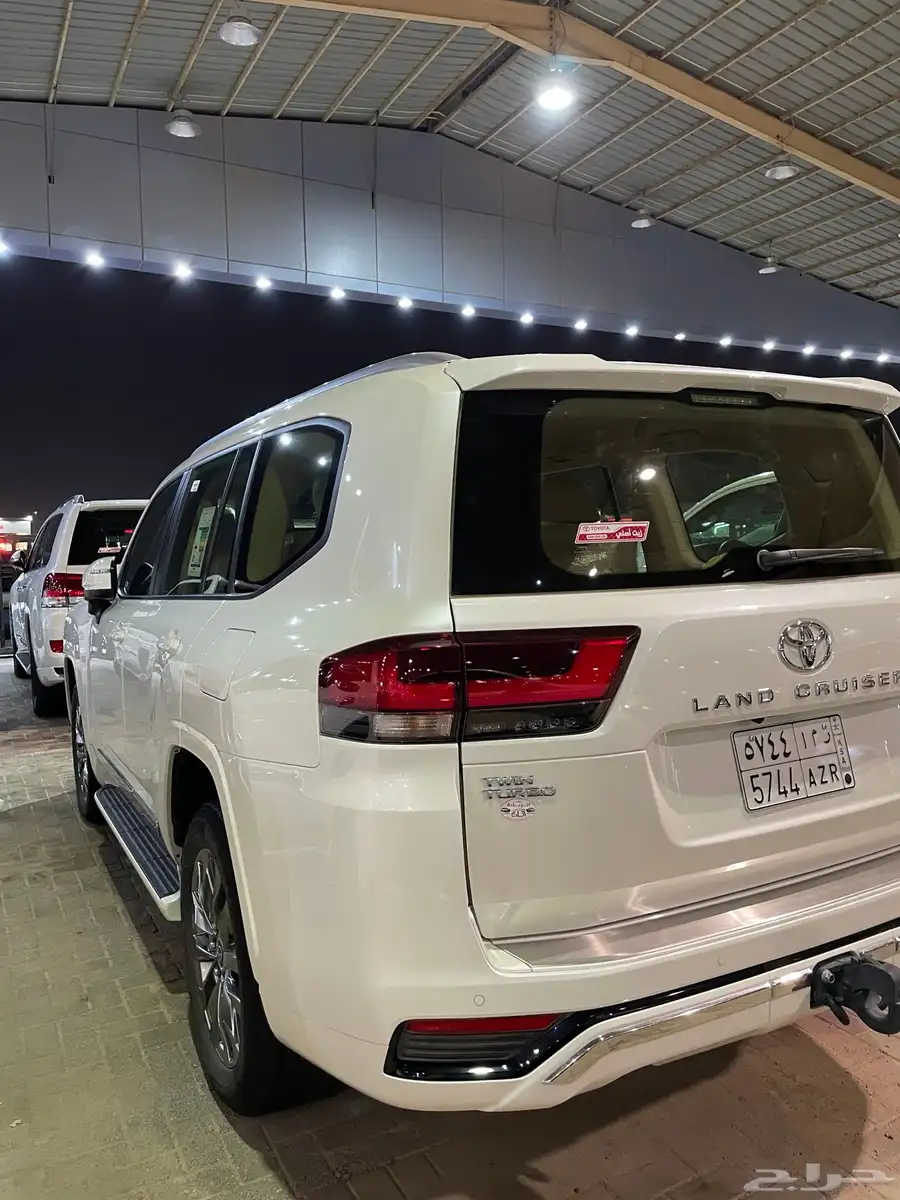 للبيع جيب جي اكس ار 2024 رقم 4 عبداللطيف عداد 14 الف 9
