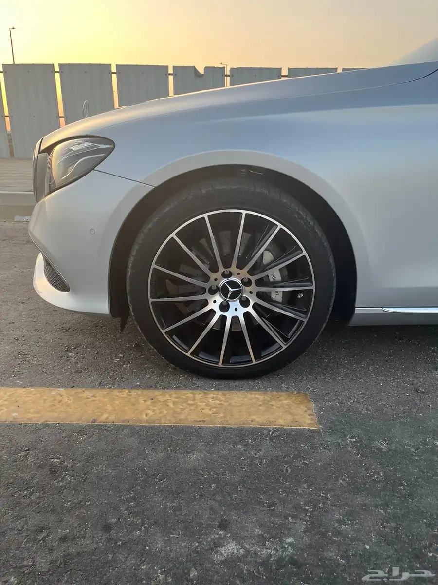 مرسيدس E400 بطاقة جمركية ممشى قليل 3