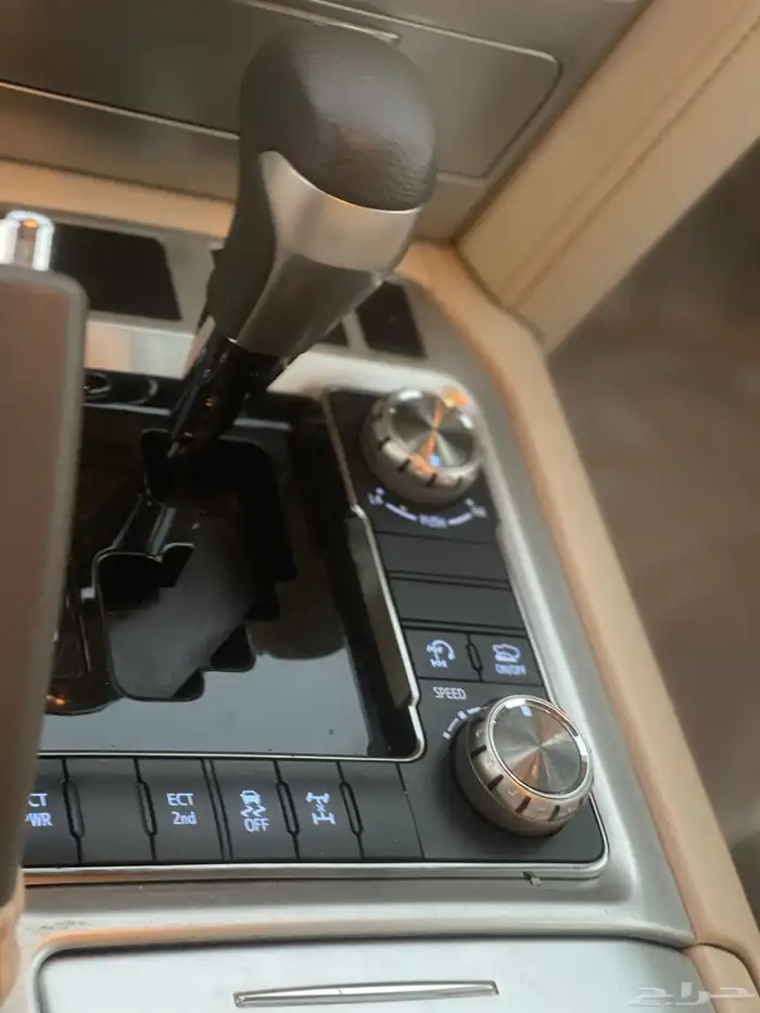 لاندكروزر 2021 8سرندل 12