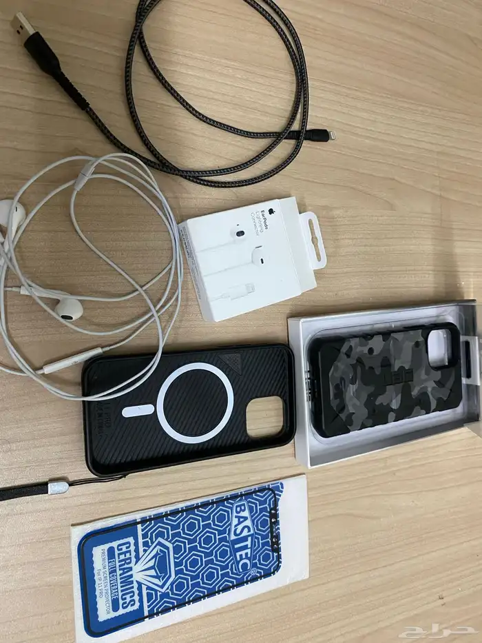 للبيع ايفون 11 برو نظيف 4