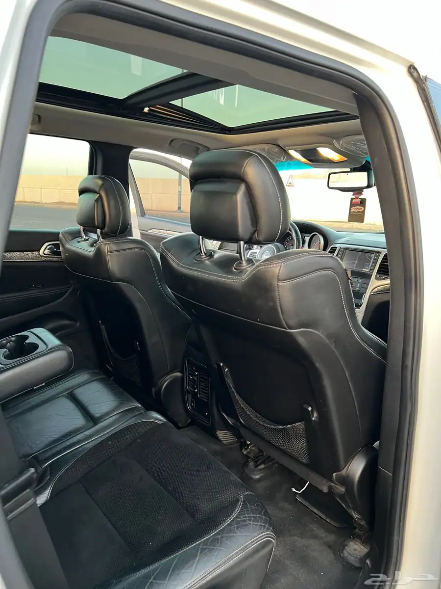 جيب شيروكي SRT 2013 23
