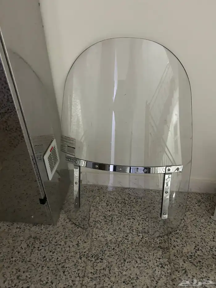 قزاز بوليفارد Windshield C50 C90 1
