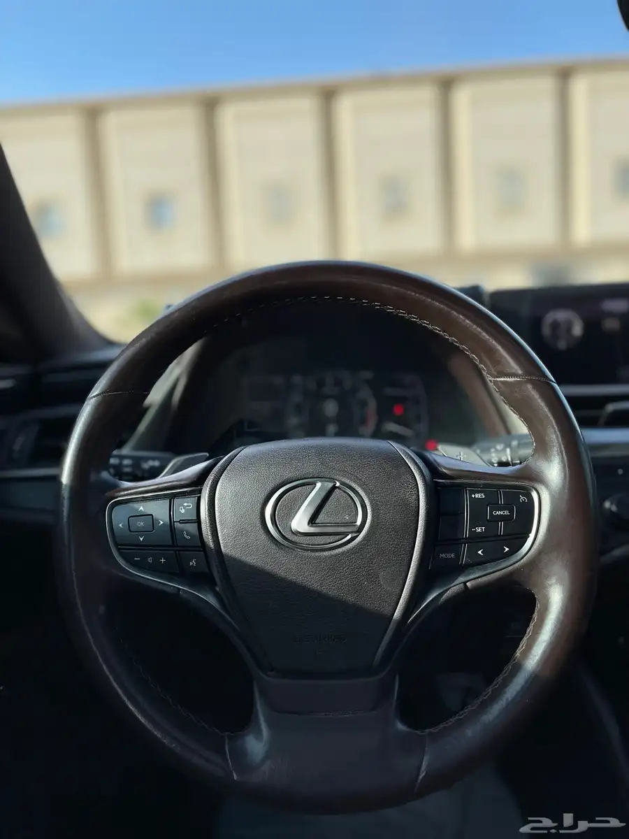 لكزس ES250-2020(ممشي69الف) 14