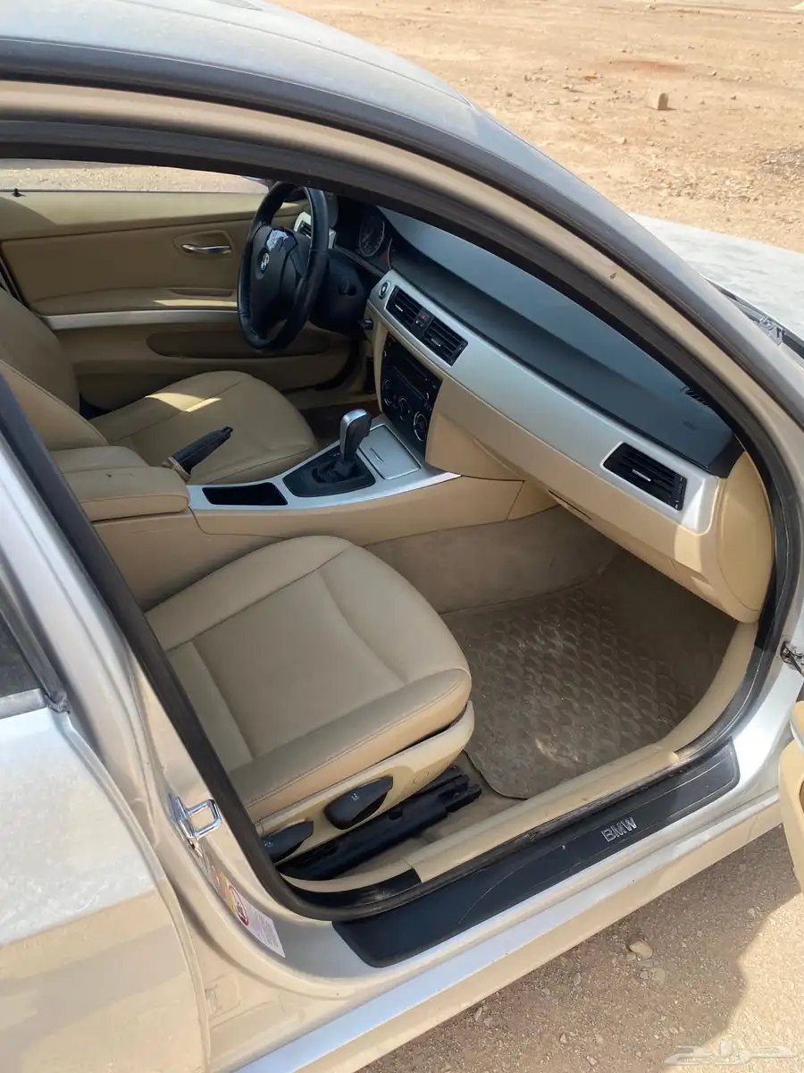 BMW 320 نظيفة للمستخدم 5