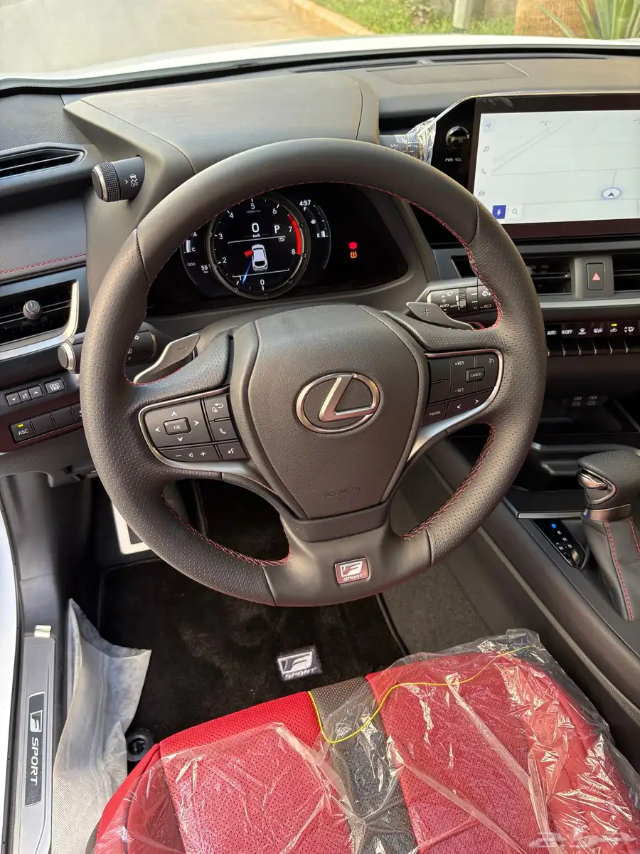 لكزس جديد 2023 UX 200 F SPORT 9