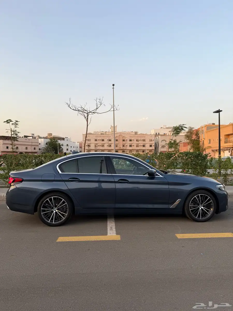 bmw520i فل كامل 2023 وكالة عداد (46000) البيع (145000) index