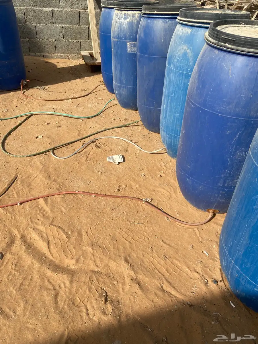 جراكل مع عوامات ماء مع عياشات اكل للطيور 16
