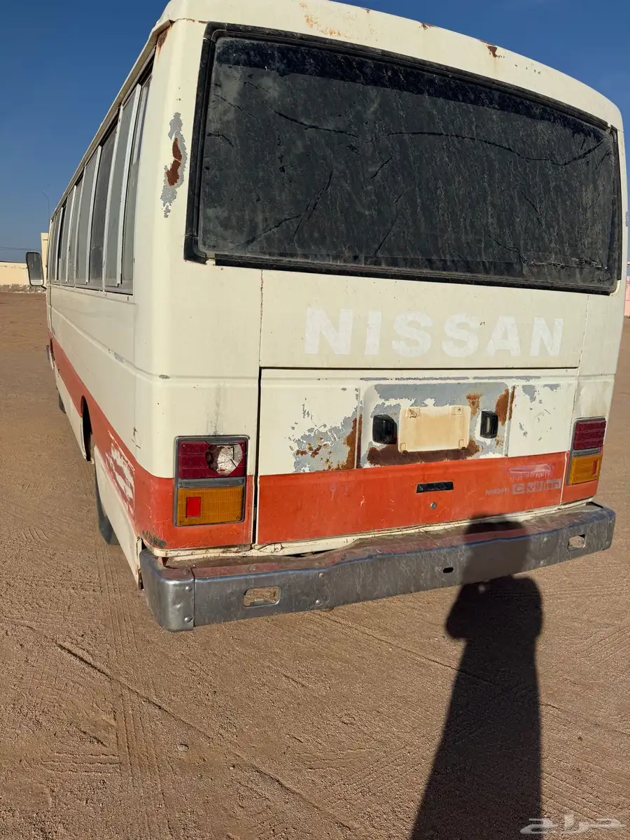 باص نيسان شغال ومشروط 2