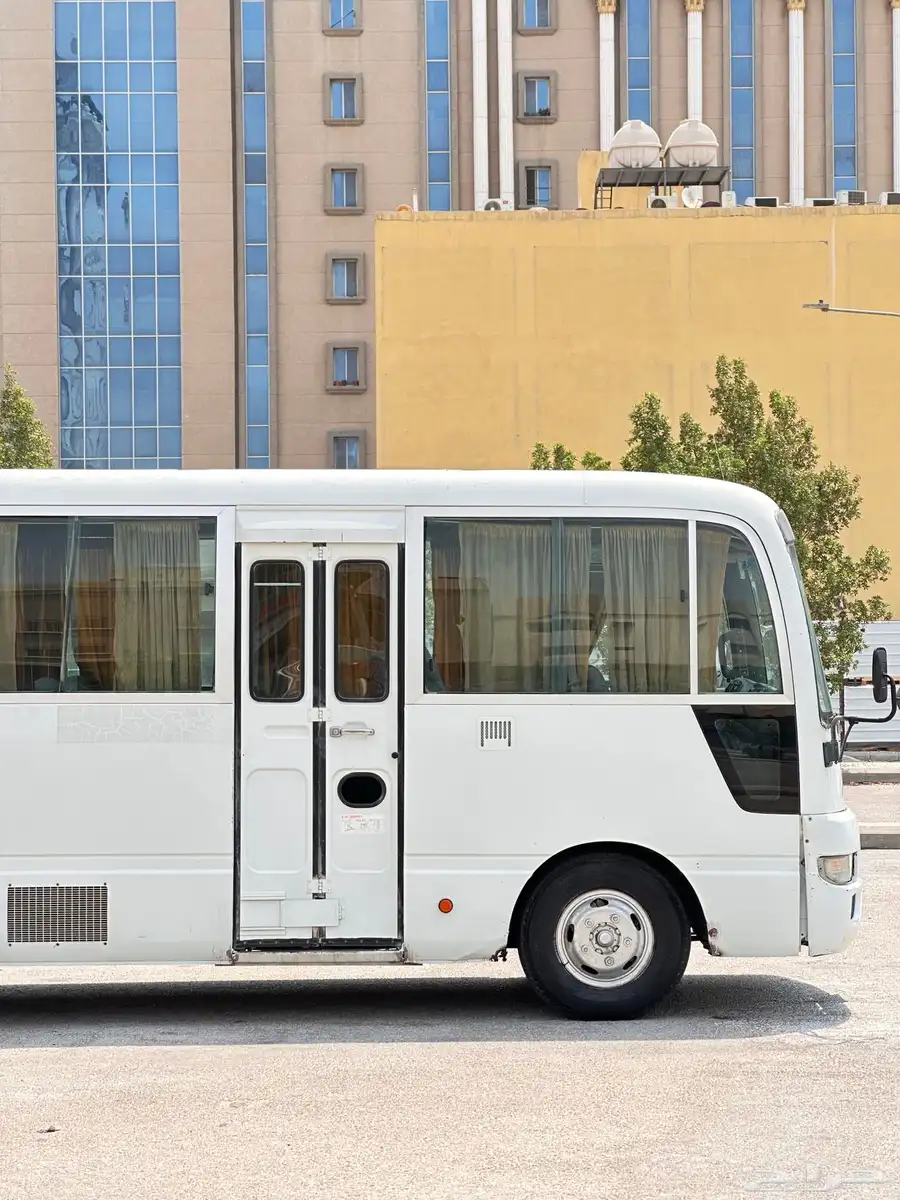 باص كوستر نيسان 30 راكب ديزل 2014 17