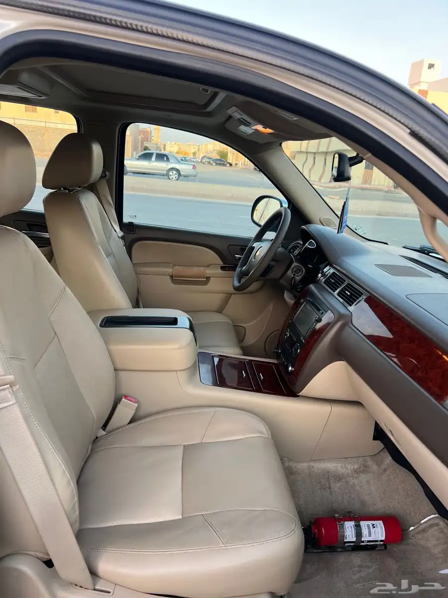 للبيع تاهو LTZ فل كامل دبل 2013 سعودي وكاله فتحه لؤلؤي 37