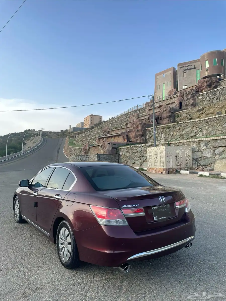 اكورد 2012 عنابي 1
