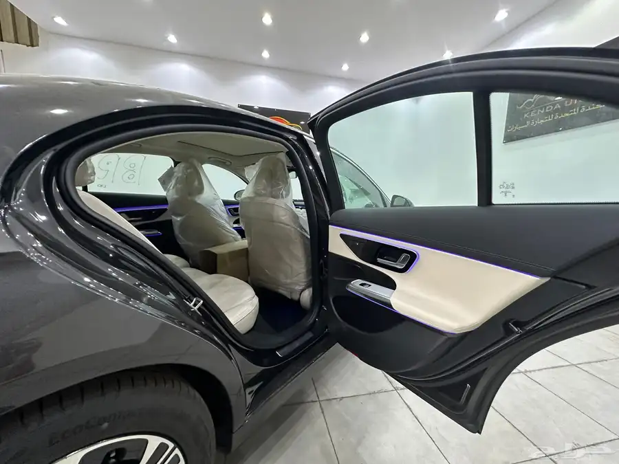 مرسيدس E200 2025 اصفار فل 31
