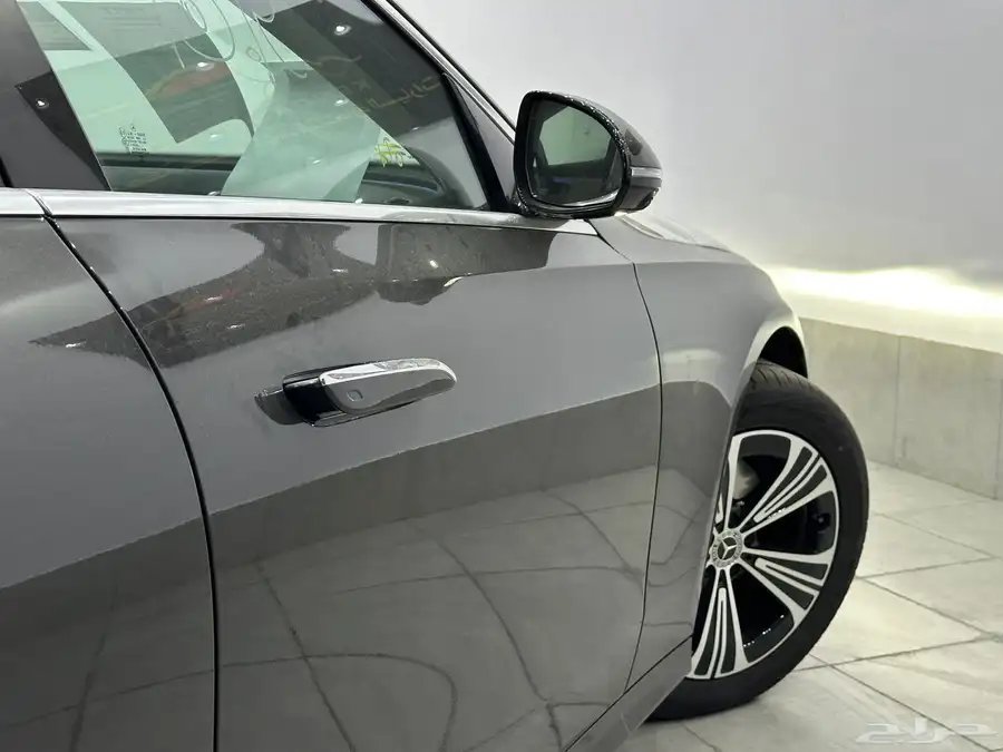 مرسيدس E200 2025 اصفار فل 11